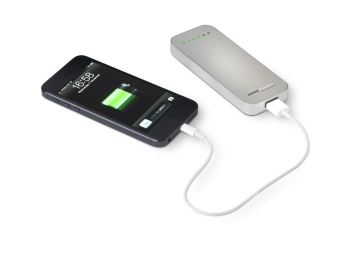 0011127_powertraveller-powermonkey-discovery-portable-charger