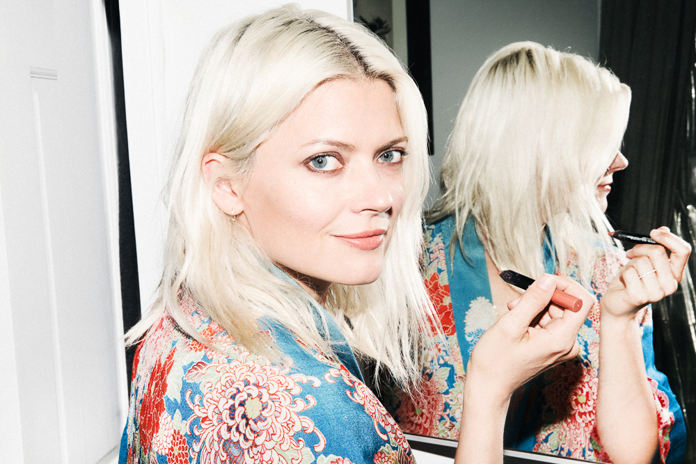 Slider_1_-_Kate_Young__Stylist