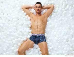 0912-christiano-ronaldo-cr7underwear-5.jpg