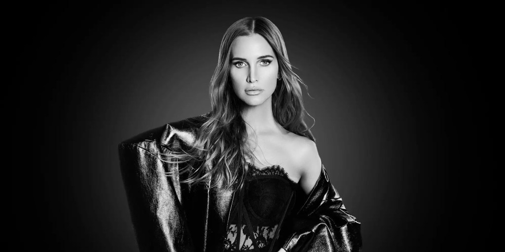 “I AM ME”: ASHLEE’S LAS VEGAS&nbsp;TAKEOVER