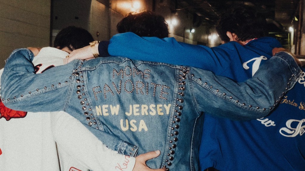 JONAS BROTHERS RELEASE LIVE METLIFE TRACKS IN DIGITAL DELUXE&nbsp;ALBUM