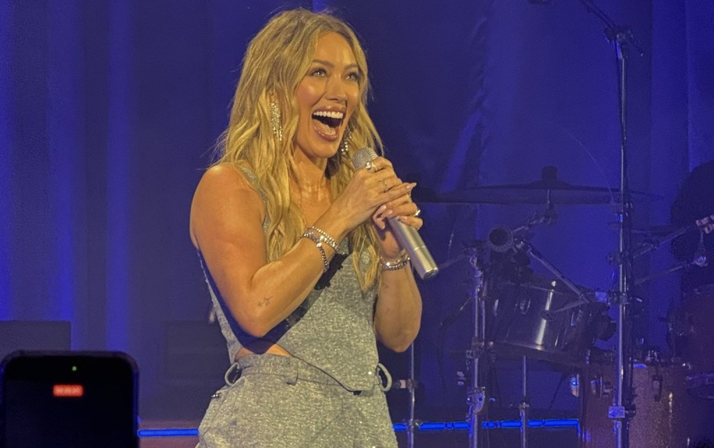 HILARY DUFF’S “SMALL ROOMS, BIG NERVES” TOUR KICKS OFF WITH A DREAMY LONDON&nbsp;NIGHT
