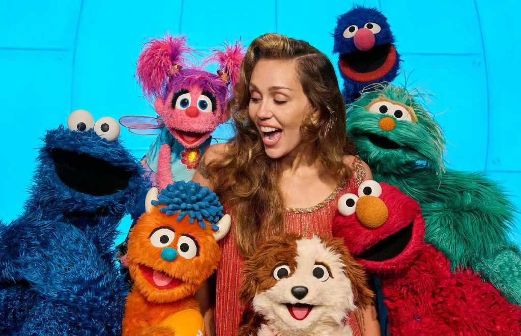 MILEY CYRUS RETURNS TO CHILDHOOD MAGIC WITH A “SESAME STREET” GUEST&nbsp;SPOT