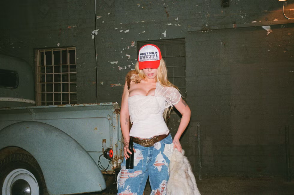 SLAYYYTER DROPS “WOR$T GIRL IN AMERICA”