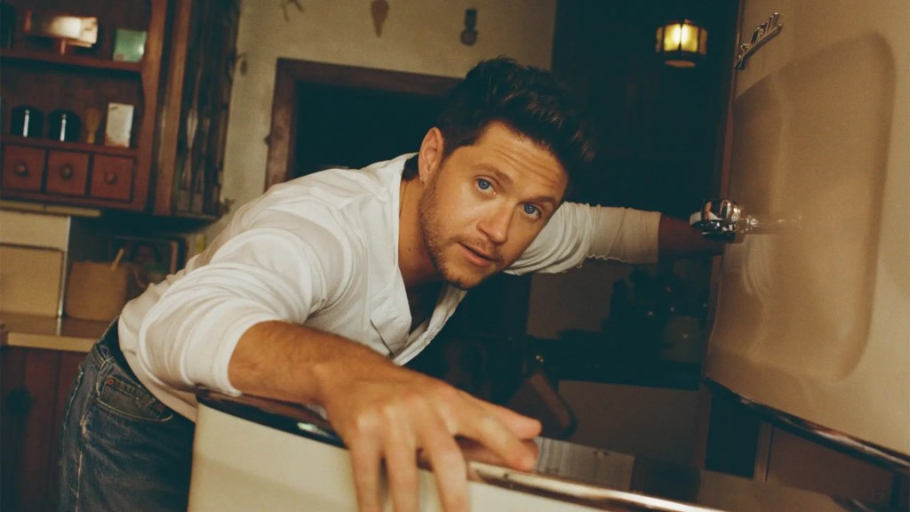 NIALL HORAN ANNOUNCES 2027 “DINNER PARTY LIVE ON&nbsp;TOUR”